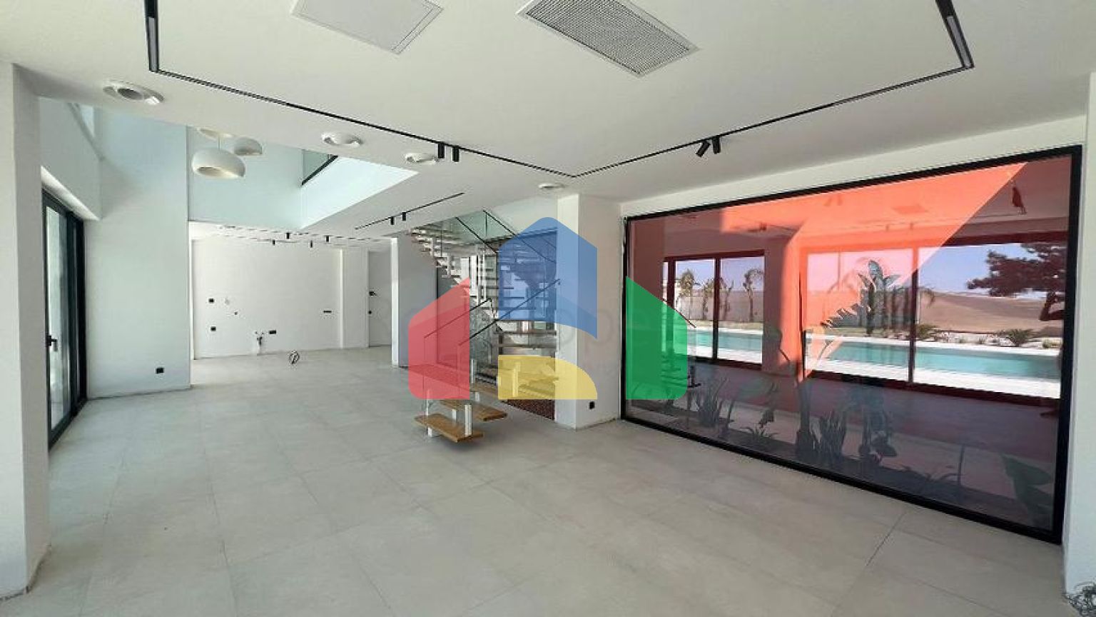 Сучасна окрема вілла 4+1 з великою ділянкою в Фетхіє