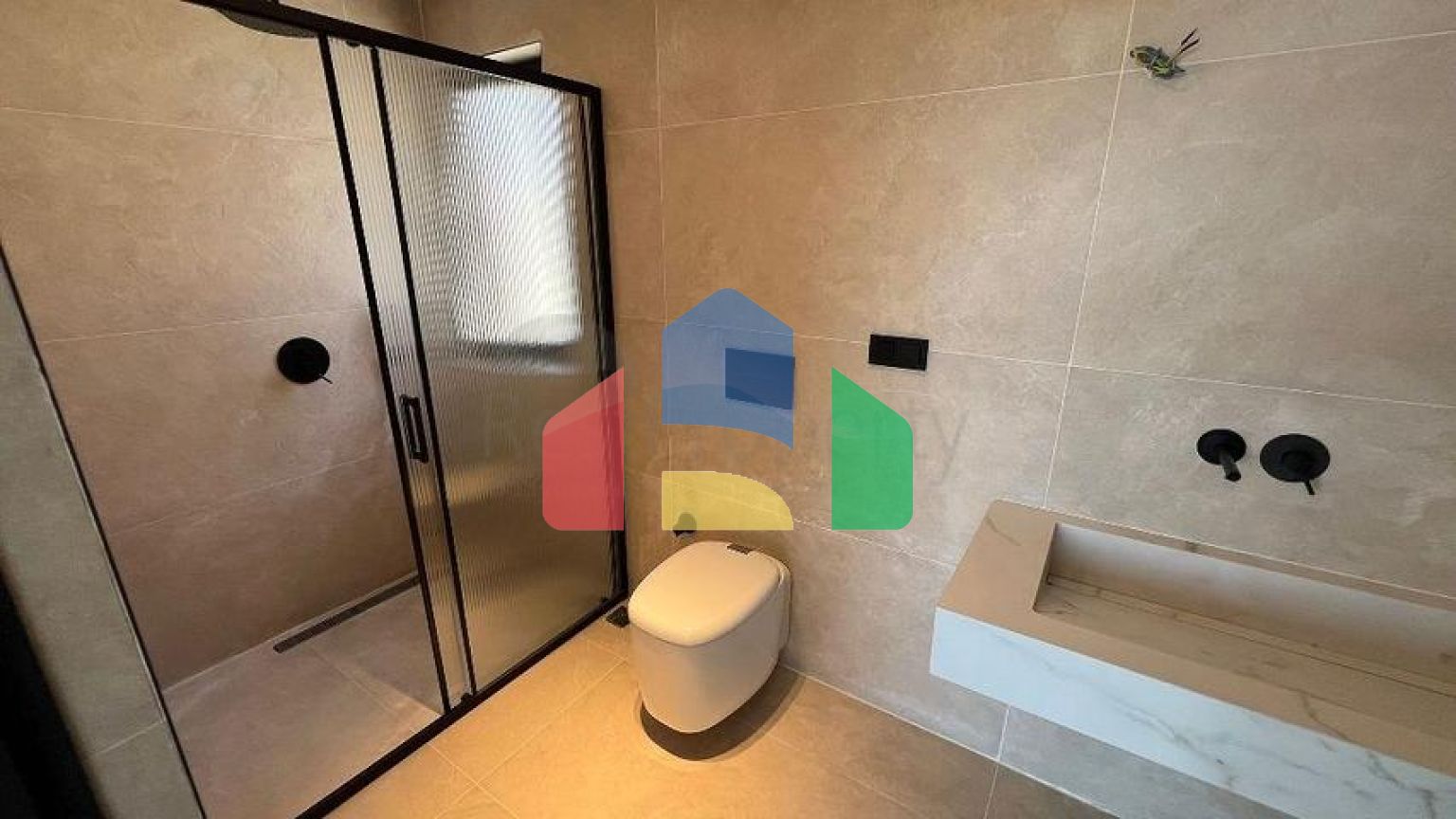 Сучасна окрема вілла 4+1 з великою ділянкою в Фетхіє