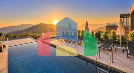 Элегантная вилла с бассейнами и видом на море в Калкане