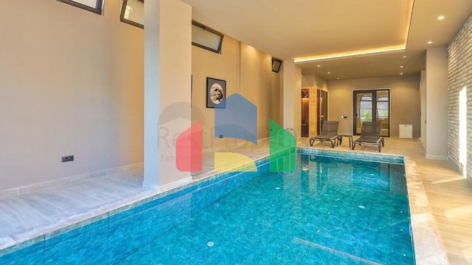 Элегантная вилла с бассейнами и видом на море в Калкане