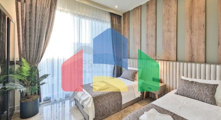 Элегантная вилла с бассейнами и видом на море в Калкане