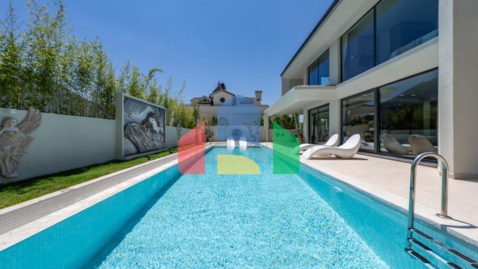 Стильна вілла 5 + 1 в районі Фетхіє