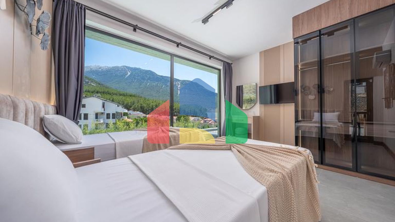 Стильна вілла 5 + 1 в районі Фетхіє