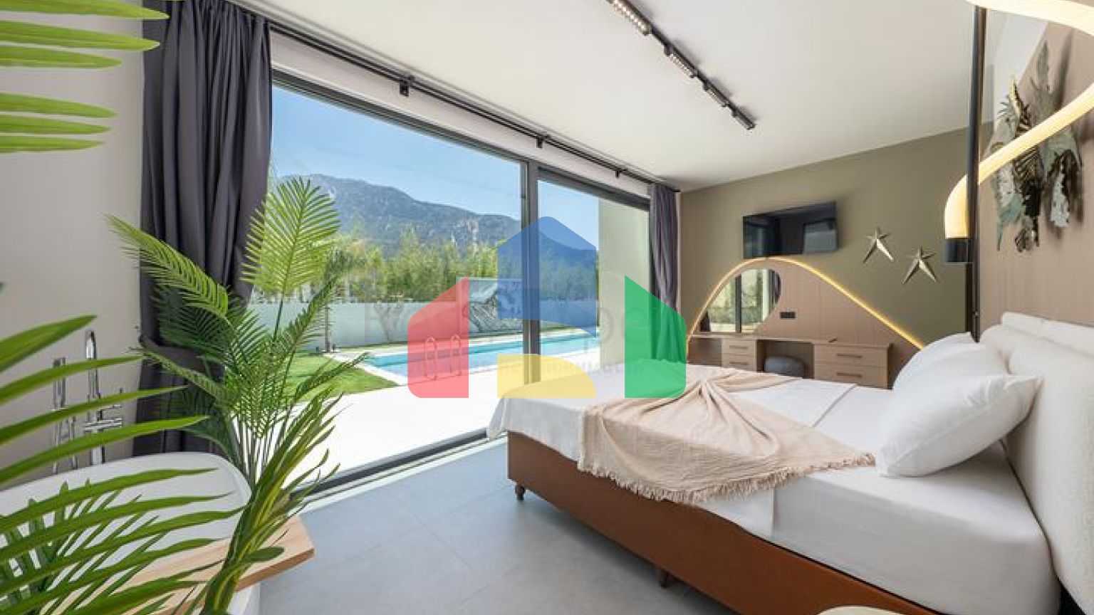 Стильна вілла 5 + 1 в районі Фетхіє