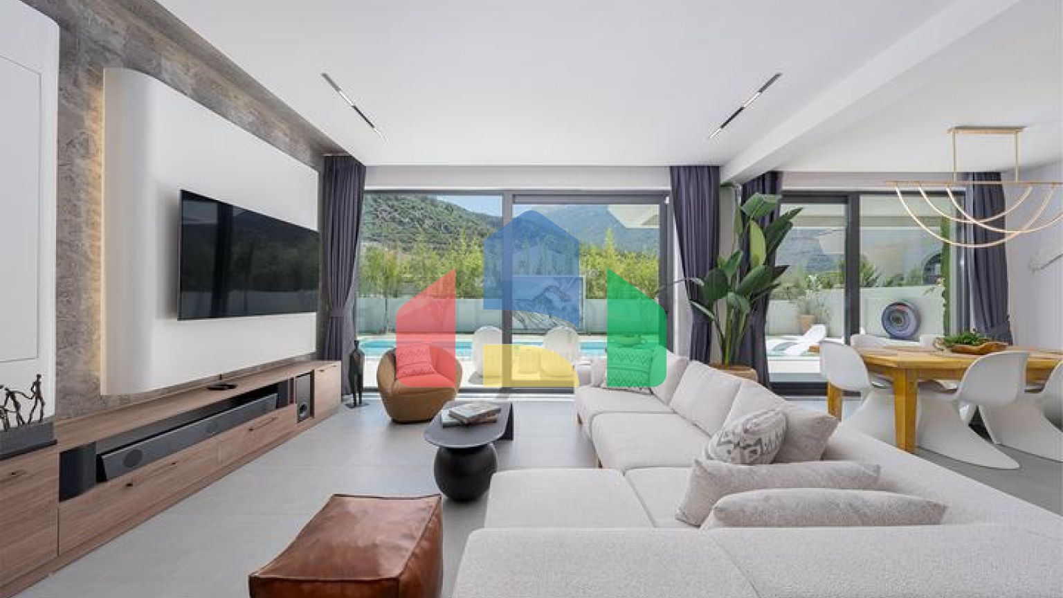 Стильна вілла 5 + 1 в районі Фетхіє