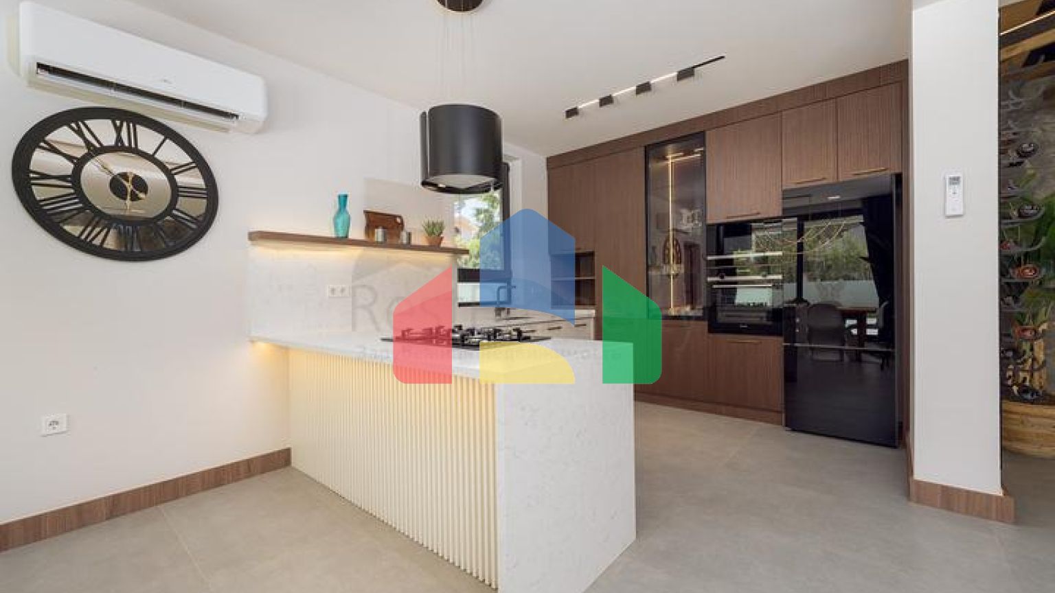 Стильна вілла 5 + 1 в районі Фетхіє