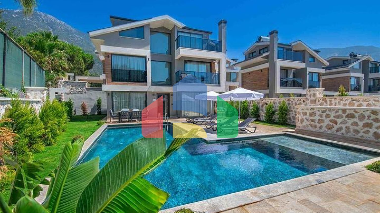 Вілла 3 + 1 в районі Фетхіє-втілення елегантності і затишку серед гір і блакитних вод Егейського узбережжя