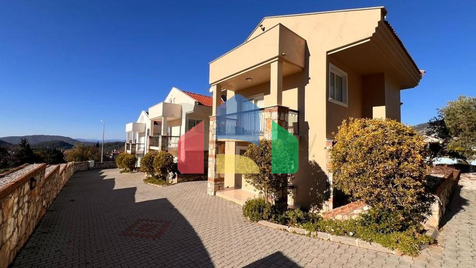 Затишна окрема вілла з садом і басейном в Олюденіз, Фетхіє