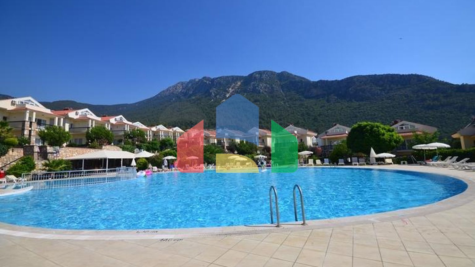 Затишна окрема вілла з садом і басейном в Олюденіз, Фетхіє