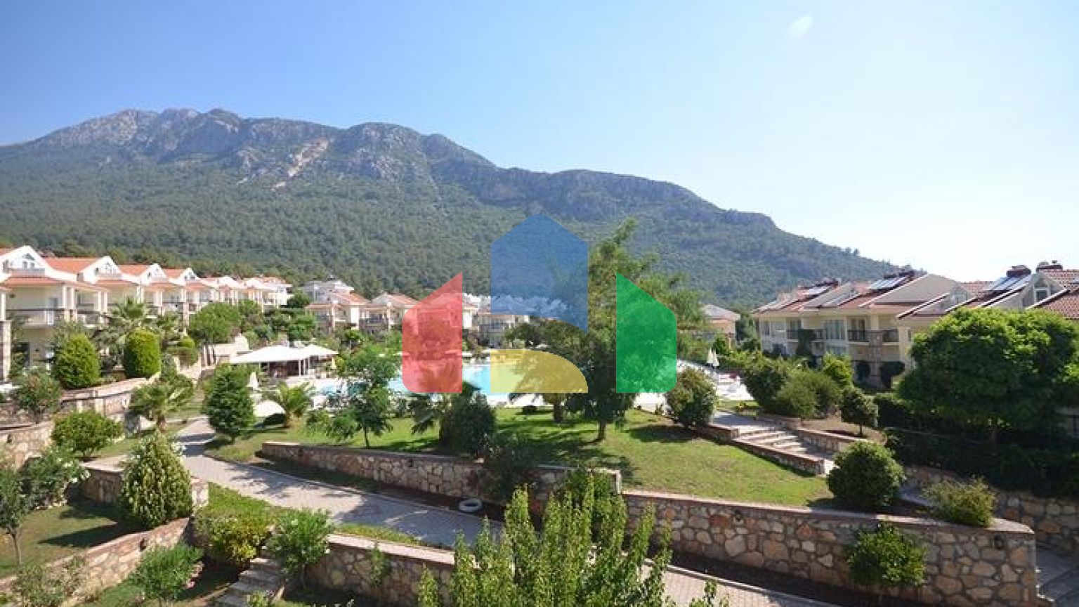 Затишна окрема вілла з садом і басейном в Олюденіз, Фетхіє