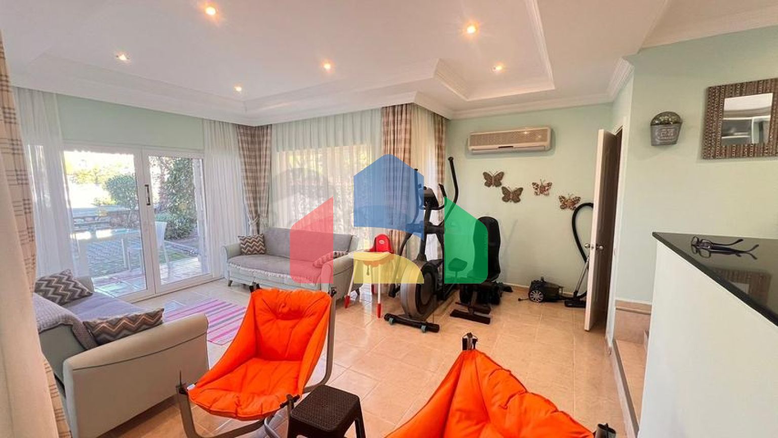 Затишна окрема вілла з садом і басейном в Олюденіз, Фетхіє