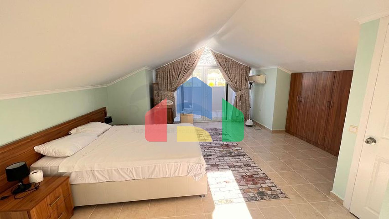 Затишна окрема вілла з садом і басейном в Олюденіз, Фетхіє