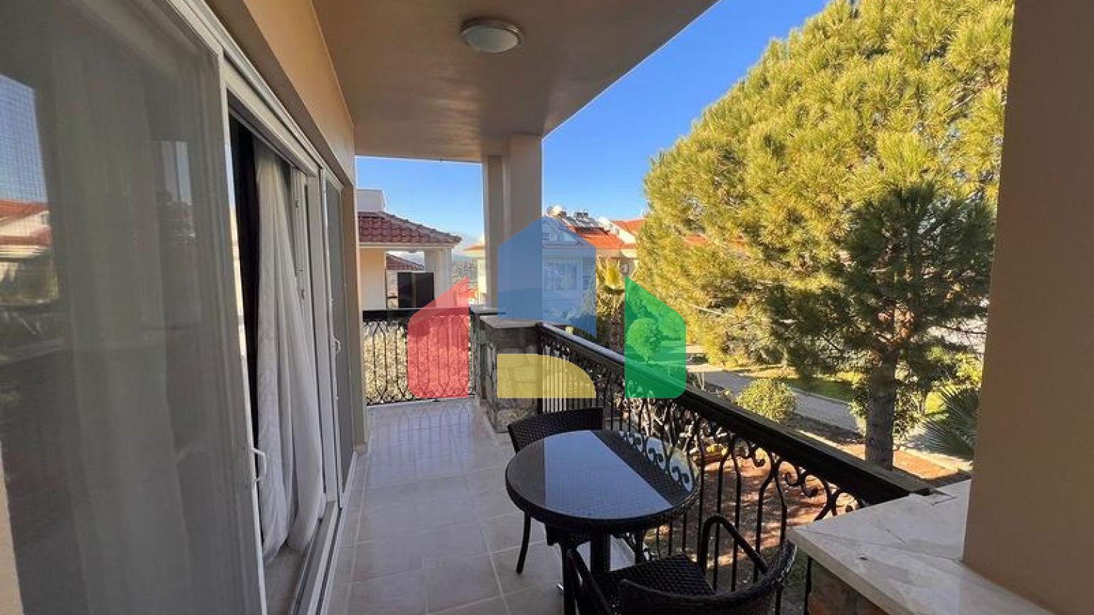 Затишна окрема вілла з садом і басейном в Олюденіз, Фетхіє