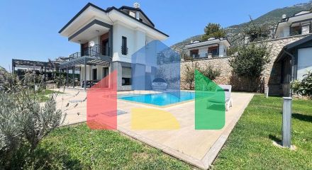 Просторный отдельно стоящий дом в районе Овачик, Фетхие