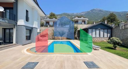 Просторный отдельно стоящий дом в районе Овачик, Фетхие