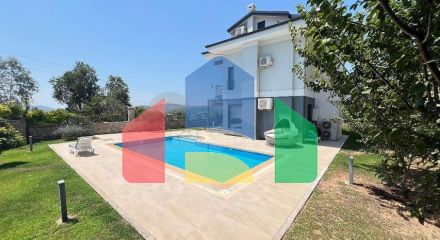 Просторный отдельно стоящий дом в районе Овачик, Фетхие