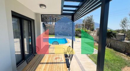 Просторный отдельно стоящий дом в районе Овачик, Фетхие