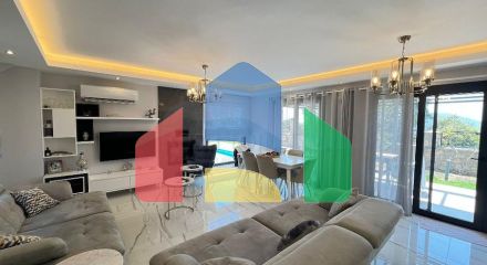 Просторный отдельно стоящий дом в районе Овачик, Фетхие