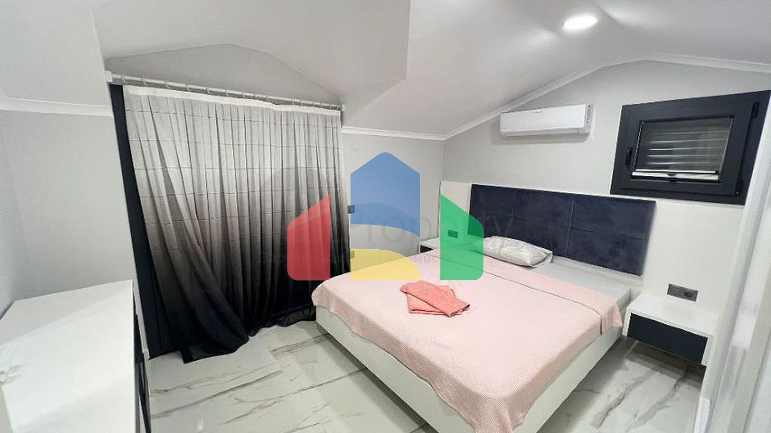 Просторный отдельно стоящий дом в районе Овачик, Фетхие