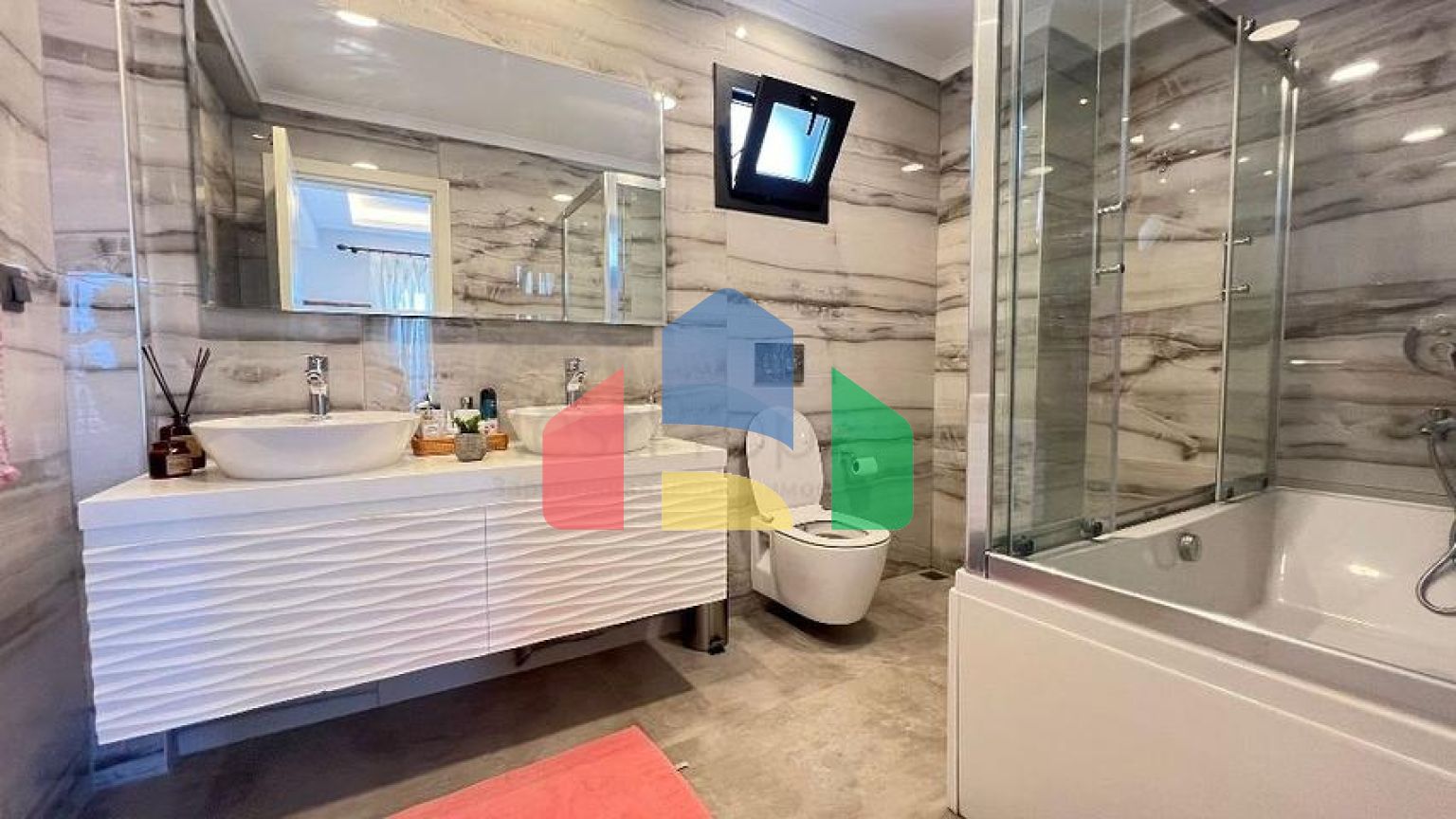 Просторный отдельно стоящий дом в районе Овачик, Фетхие