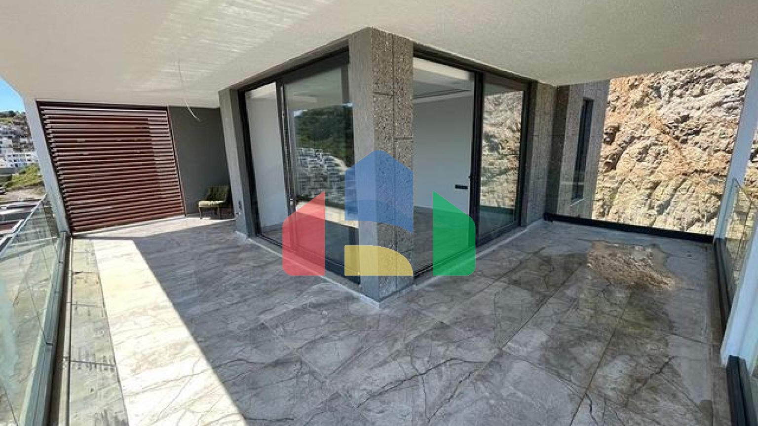 Проект з резиденцій з панорамним видом на море і гори в районі Гюндуан