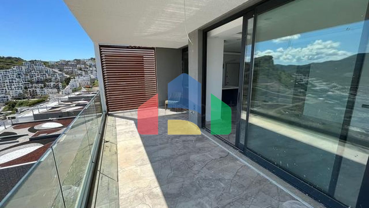 Проект з резиденцій з панорамним видом на море і гори в районі Гюндуан