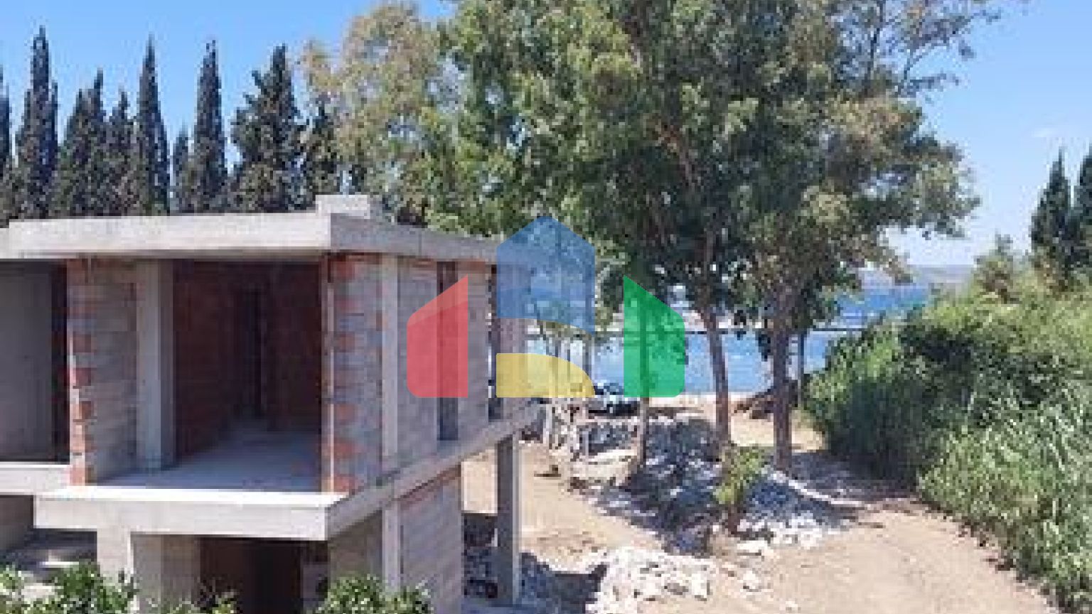 Привлекательные виллы в окружении пышной природы