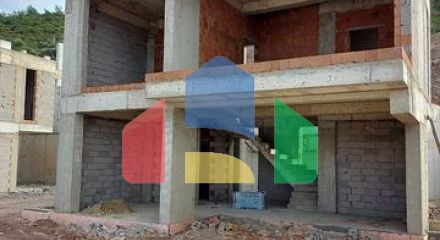 Прекрасне життя в півострові з унікальною природою