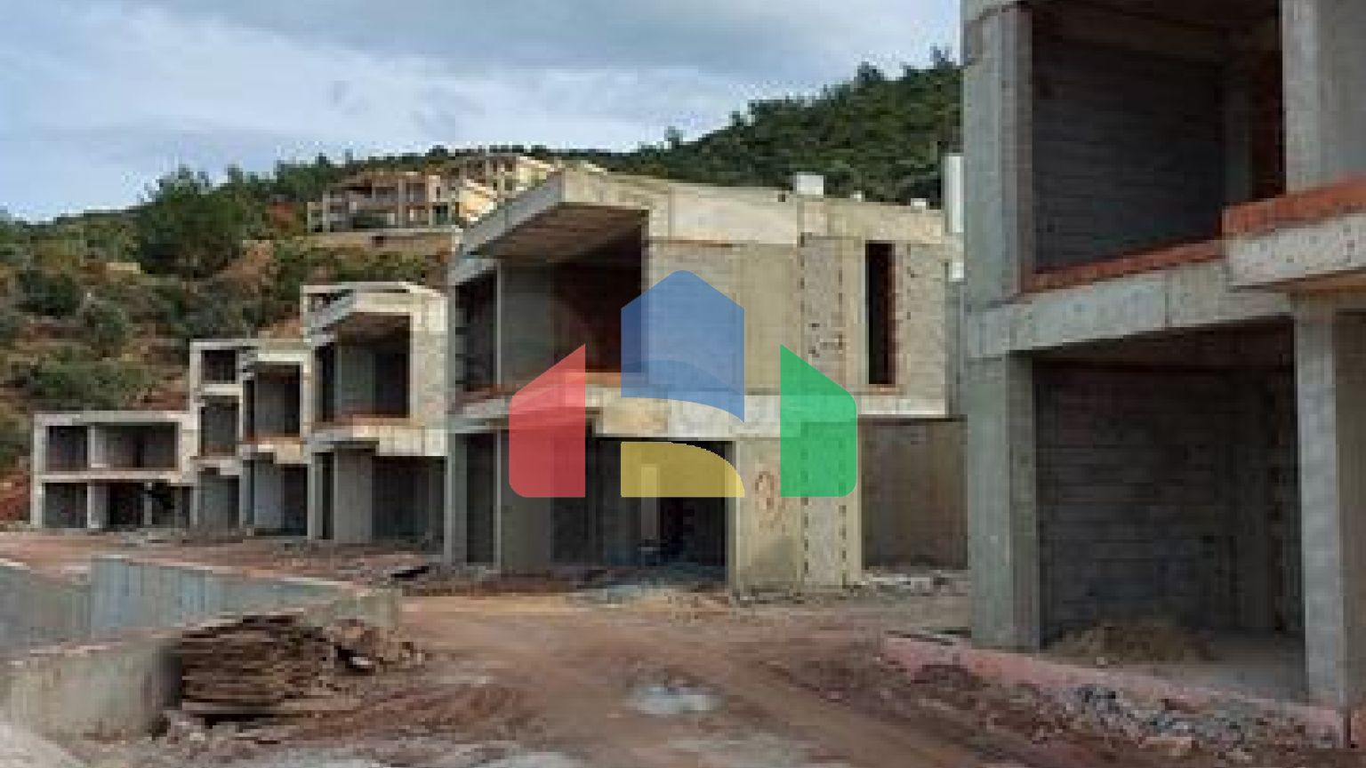 Прекрасная Жизнь в Полуострове с Уникальной Природой