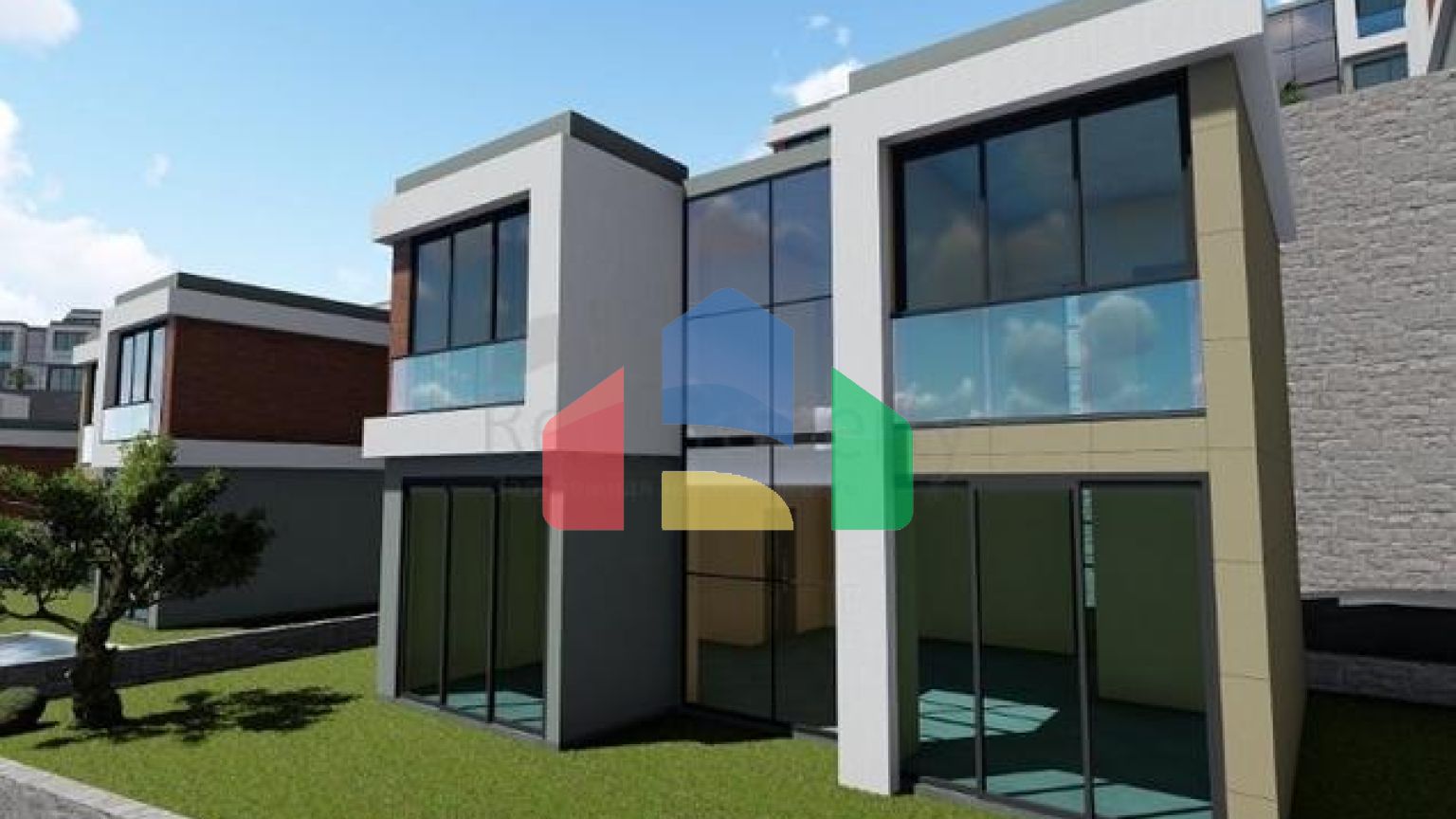 Прекрасная Жизнь в Полуострове с Уникальной Природой