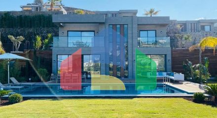 Stylish villa with stunning views of the sea, mountains and Bodrum.