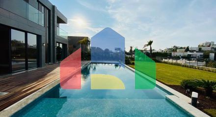 Стильна вілла з приголомшливим видом на море, гори і Бодрум.