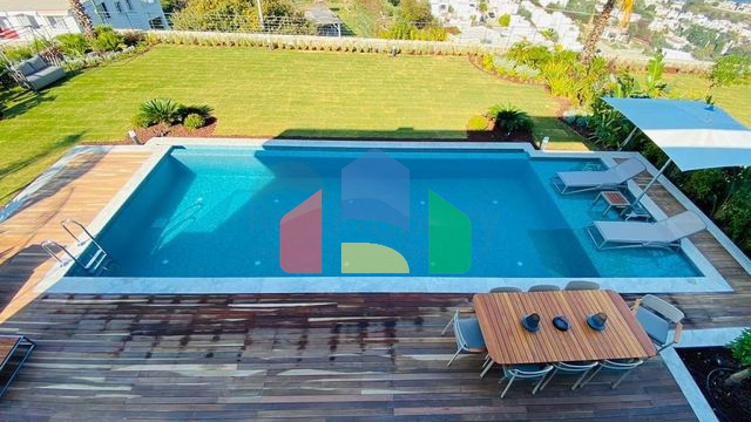 Стильна вілла з приголомшливим видом на море, гори і Бодрум.