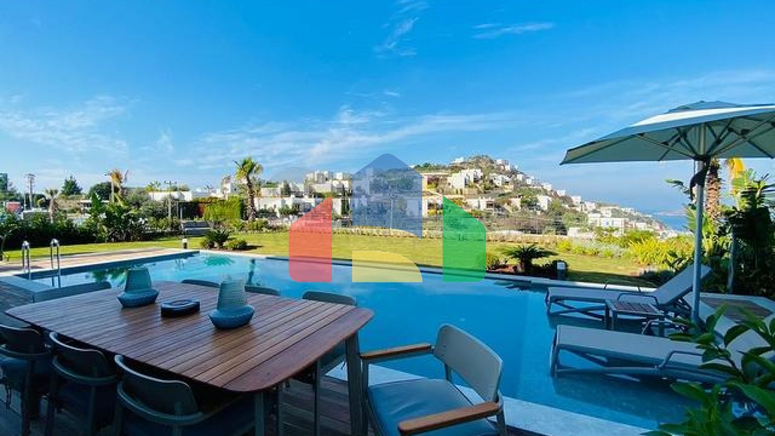 Стильна вілла з приголомшливим видом на море, гори і Бодрум.