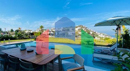 Стильна вілла з приголомшливим видом на море, гори і Бодрум.