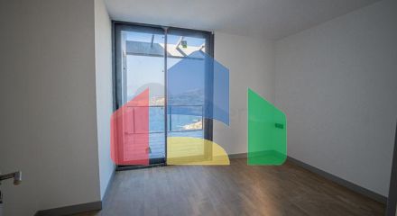 Новий комплекс з панорамним видом на море в затишному місці в районі Яликавак.