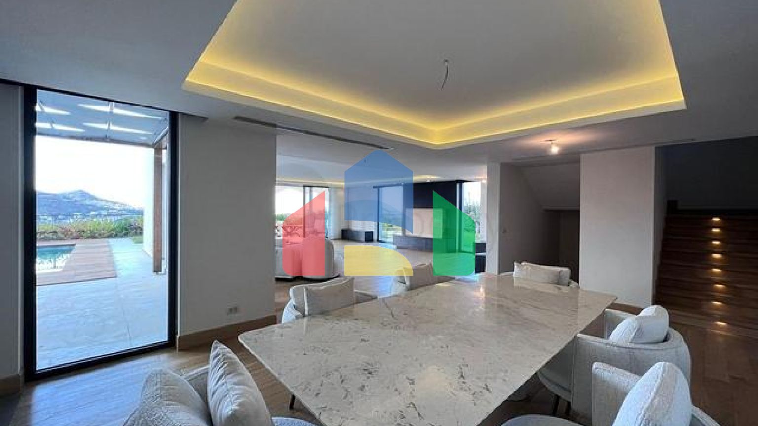 Розкішна вілла в центрі Яликавак