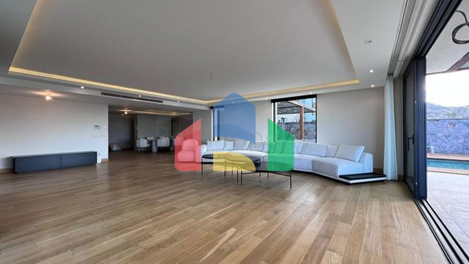 Розкішна вілла в центрі Яликавак