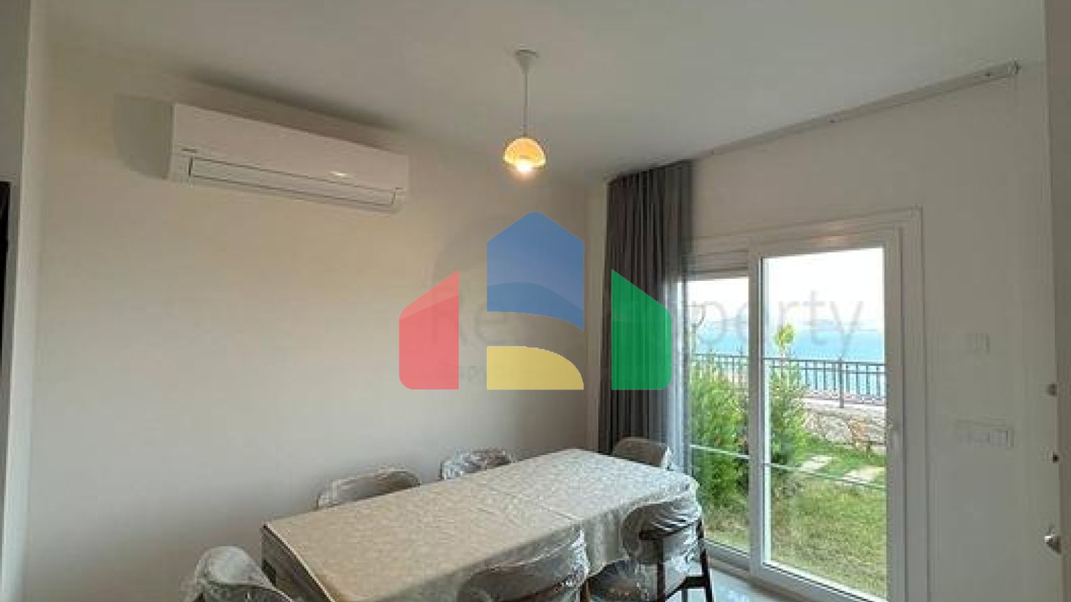 Готова резиденція з панорамним видом на море.