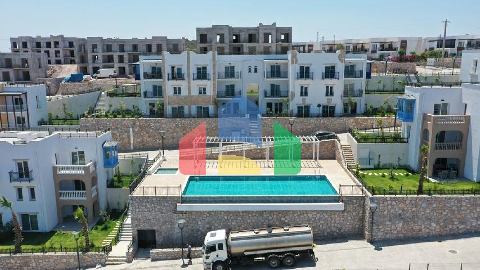 Готова резиденція з панорамним видом на море.