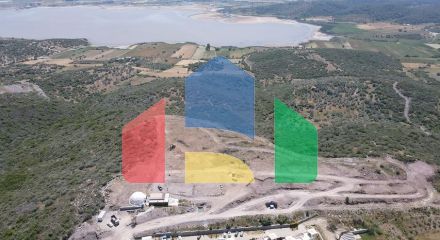 Вілли в сучасному стилі з видом на озеро.