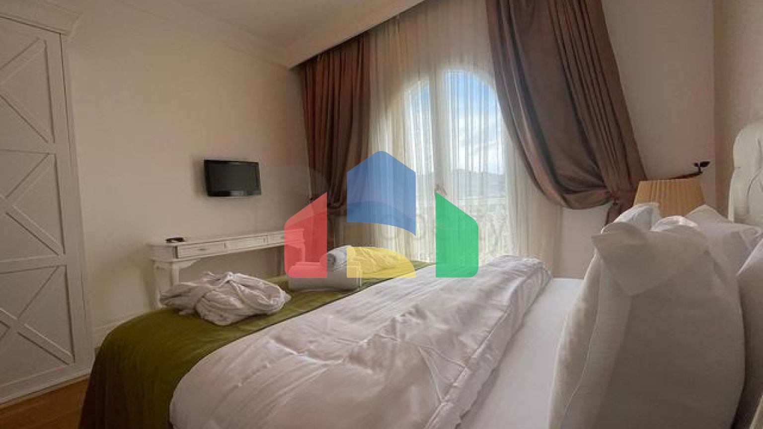 Розкішні резиденції на першій береговій лінії