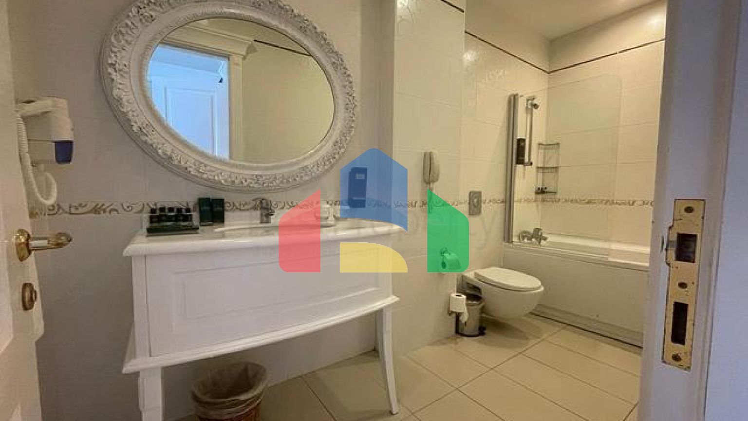 Розкішні резиденції на першій береговій лінії