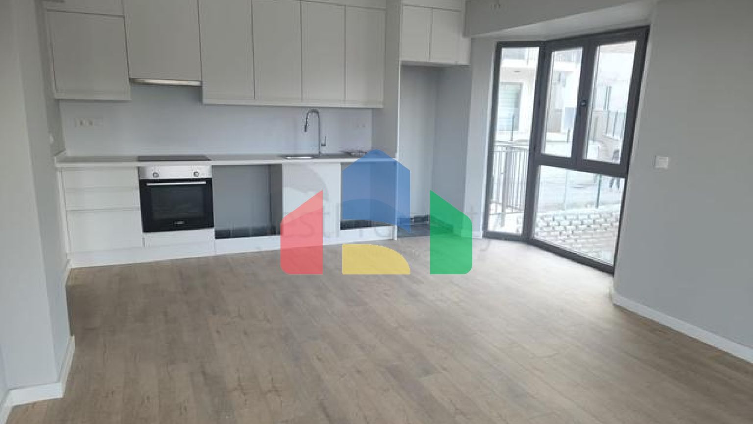 Комфортабельні апартаменти 2+1 в комплексі з видом на озеро і гори в районі Богазічі