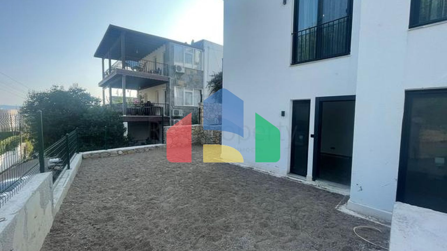 Комфортабельні апартаменти 2+1 в комплексі з видом на озеро і гори в районі Богазічі