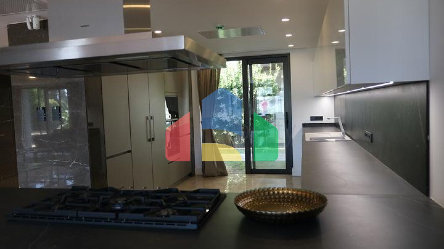 Проект элитных вилл с видом на старинную крепость и море в центре Бодрума