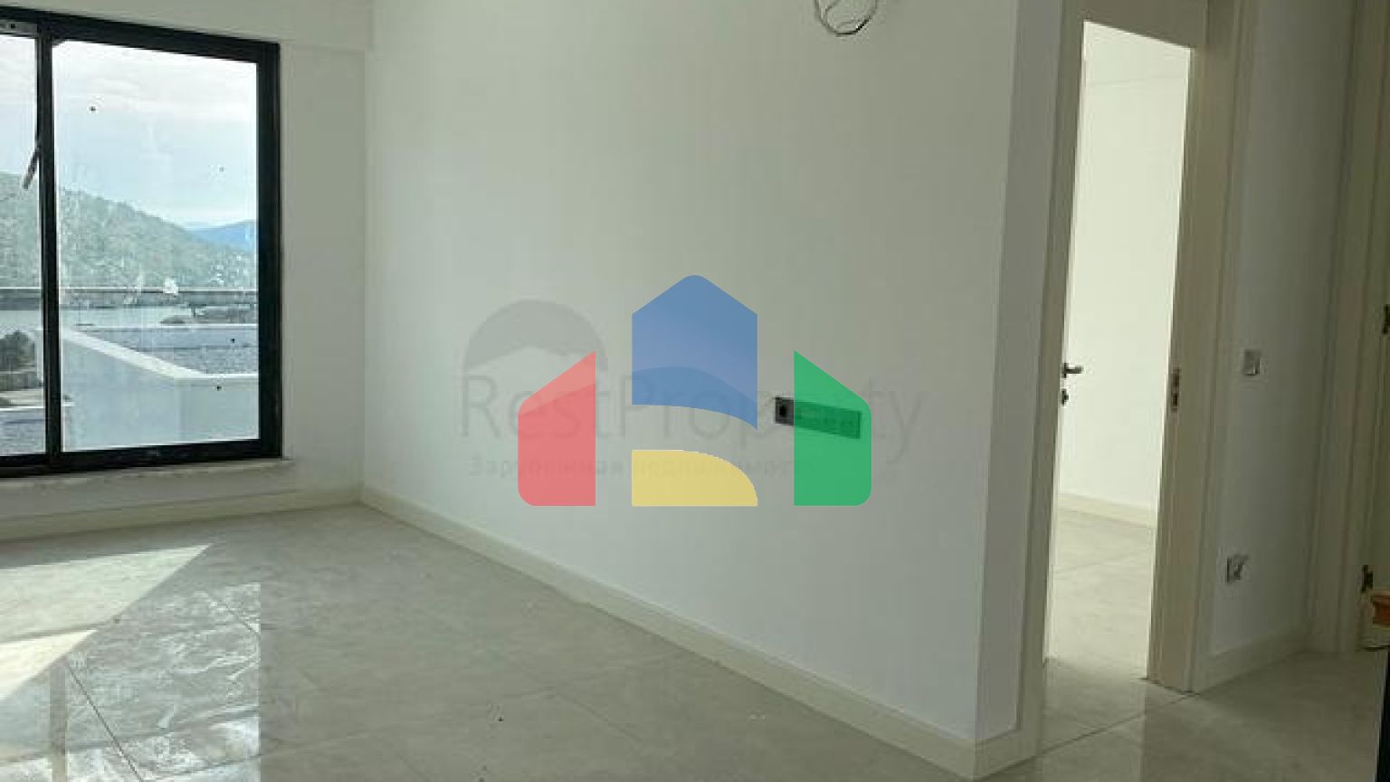 Унікальна резиденція від власника з видом на море в оточенні лісу