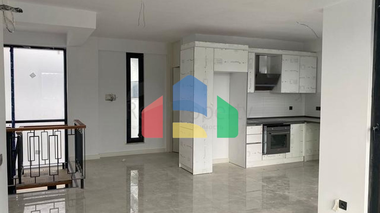 Унікальна резиденція від власника з видом на море в оточенні лісу