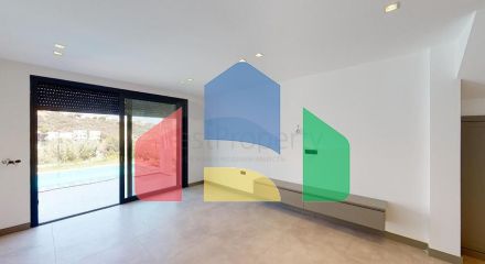 Відокремлені вілли з видом на море