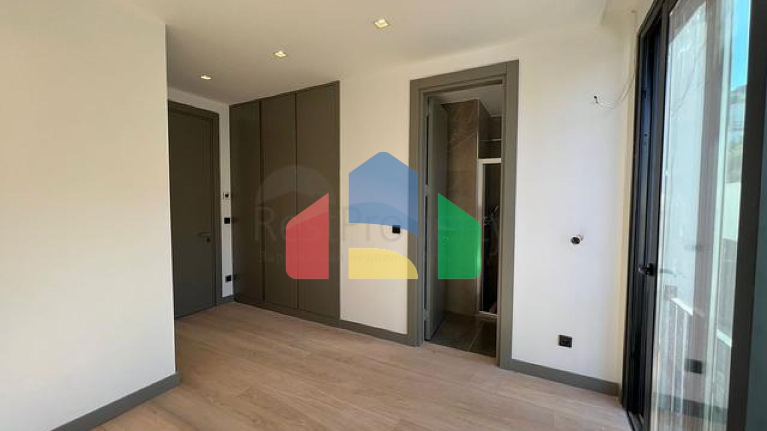 Відокремлені вілли з видом на море